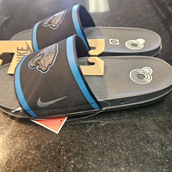 Sz 14 Nike Black and Green Jaguar Slides
